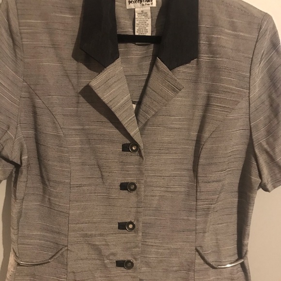 Perceptions by Irene B button up top career - Picture 3 of 5